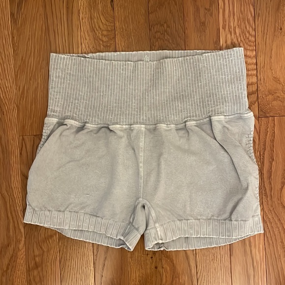 NEW! Free People Good Karma Running Shorts Ice Grey XL $48 - Picture 2 of 4